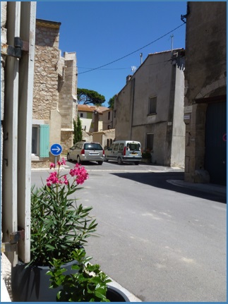 vue sur l'église du gite de peyriac de mer